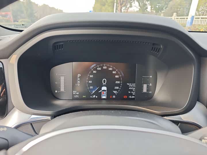 Фото 3 - Volvo XC60