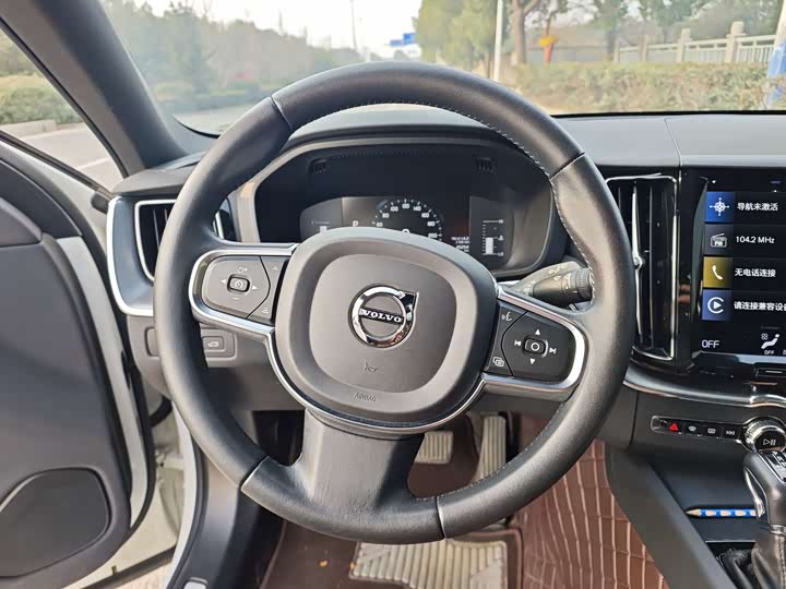 Фото 4 - Volvo XC60