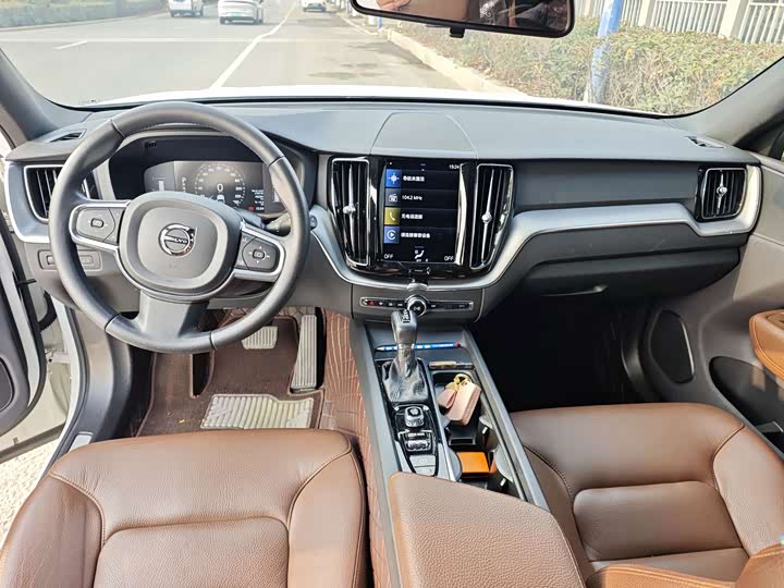 Фото 5 - Volvo XC60