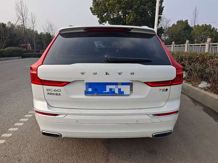 Фото 8 - Volvo XC60