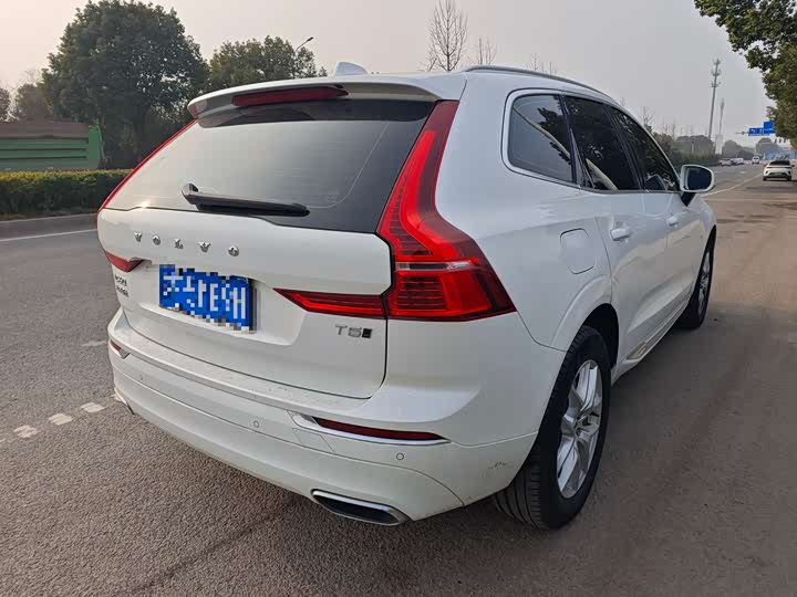 Фото 9 - Volvo XC60