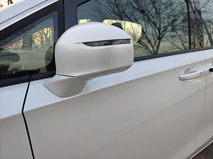 Фото 3 - Buick GL8 ES