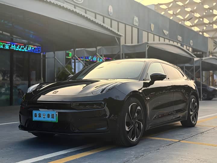 Фото 1 - Zeekr 001