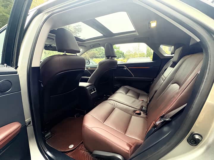 Фото 5 - Lexus RX