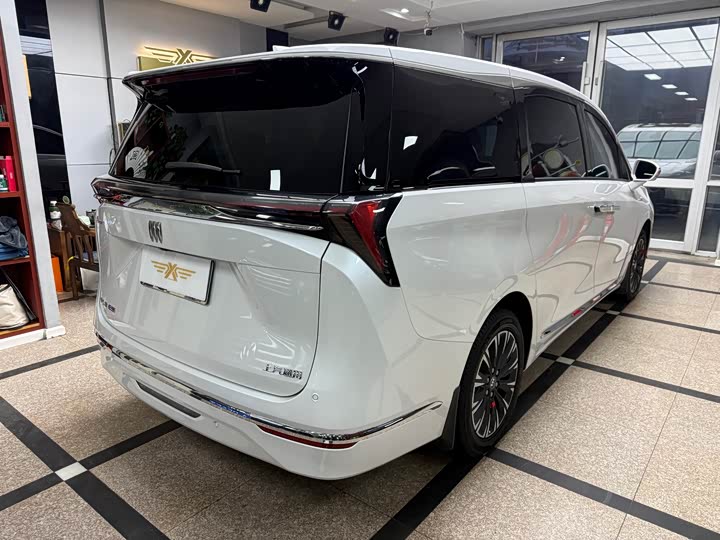 Фото 4 - Buick GL8 ES