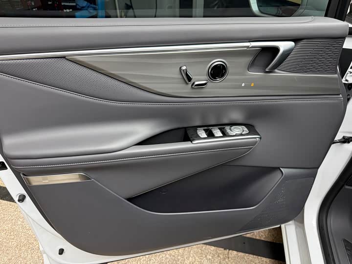 Фото 6 - Buick GL8 ES