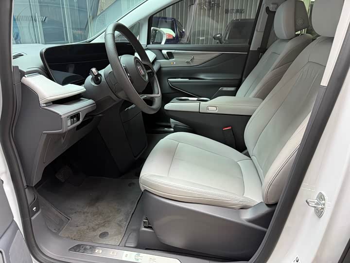 Фото 7 - Buick GL8 ES