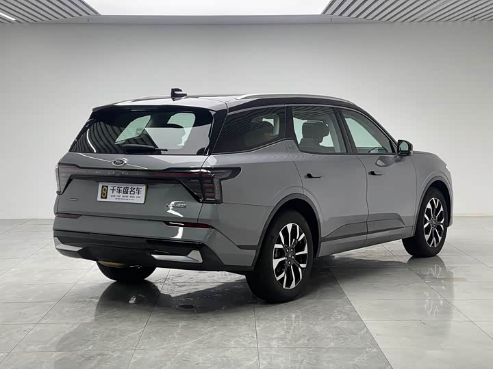 Фото 6 - Ford Edge