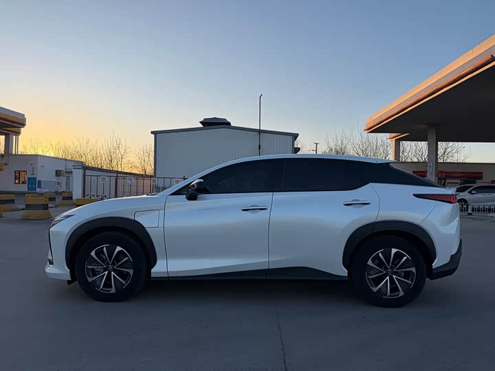 Фото 5 - Lexus RZ