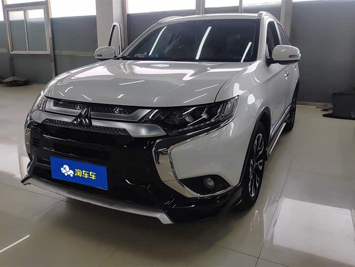 Фото 2 - Mitsubishi Outlander