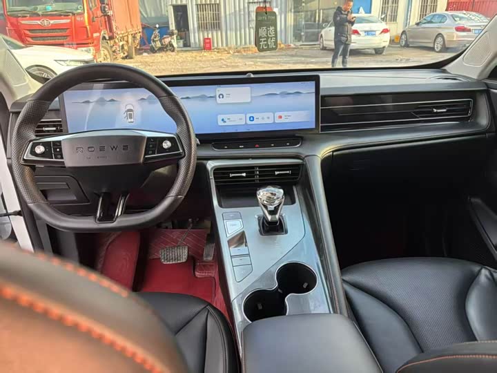 Фото 4 - Roewe RX5