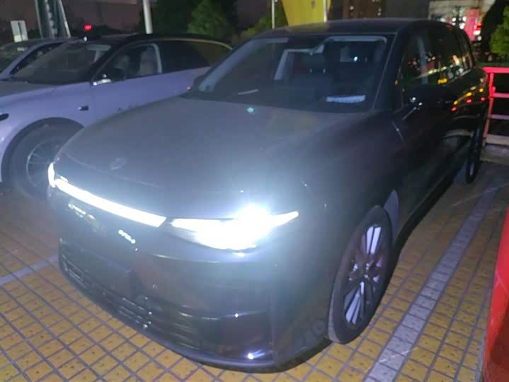 Фото 1 - Leapmotor C10