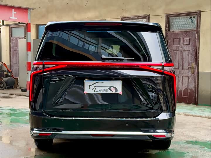 Фото 4 - Maxus G90