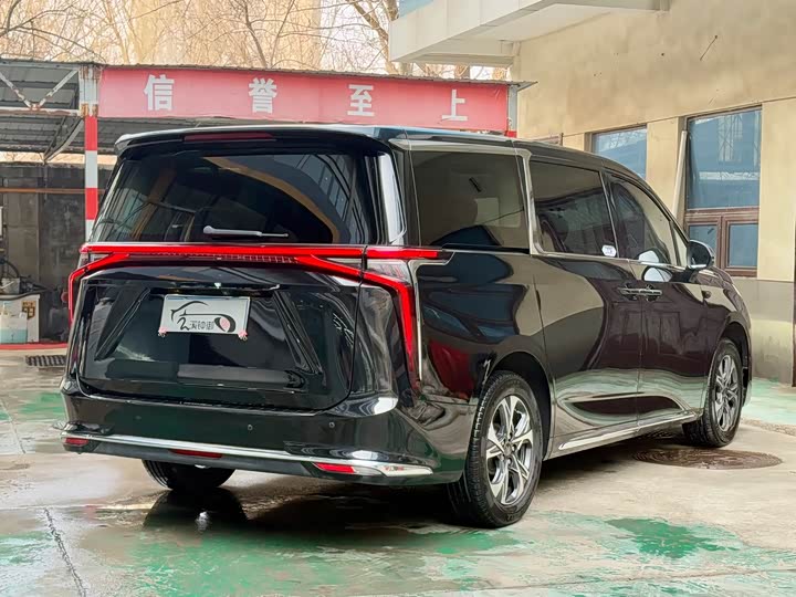 Фото 6 - Maxus G90