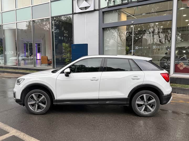 Фото 3 - Audi Q2L e-tron