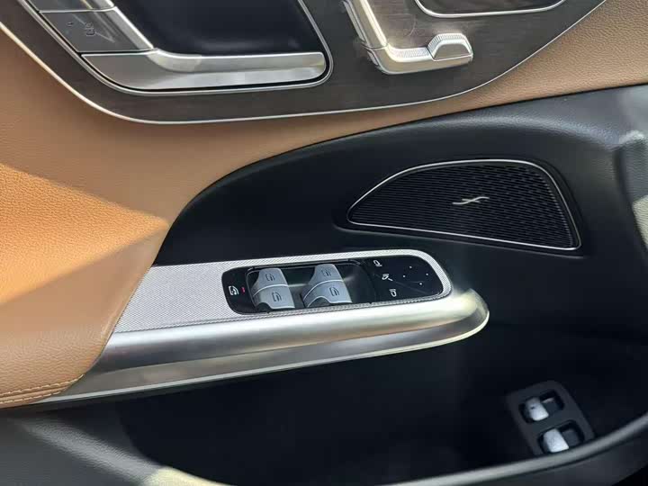 Фото 9 - Mercedes-Benz E-Class Hybrid