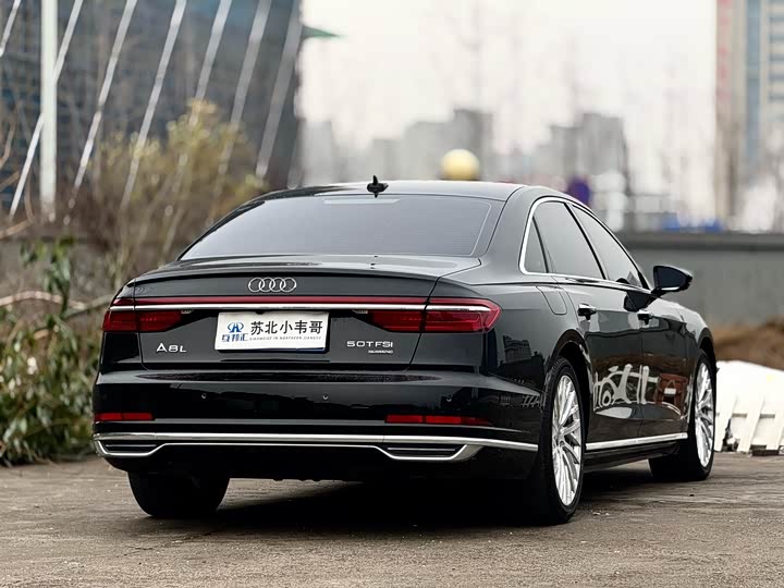 Photo 4 - Audi A8