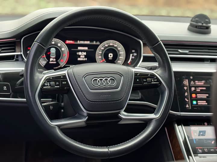 Photo 9 - Audi A8