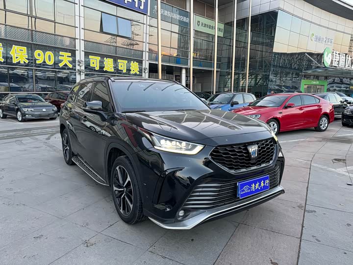 Фото 2 - Toyota Crown Kluger