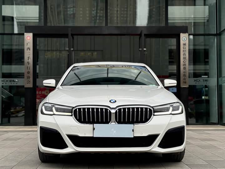 Фото 2 - BMW 5 Series