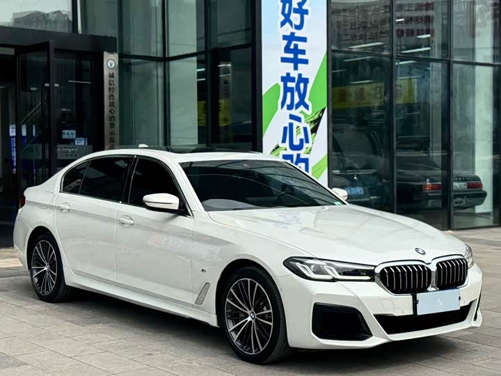 Фото 3 - BMW 5 Series