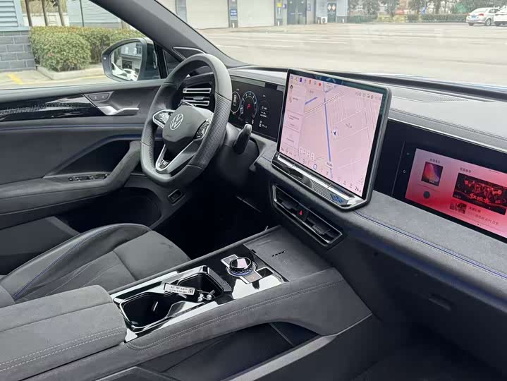 Фото 5 - Volkswagen Tiguan L Pro