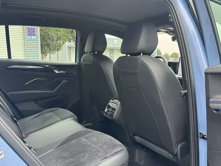 Фото 6 - Volkswagen Tiguan L Pro