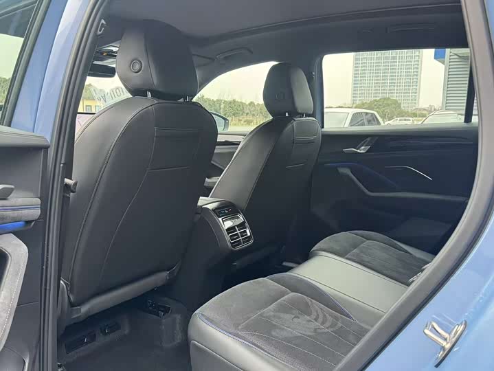 Фото 9 - Volkswagen Tiguan L Pro