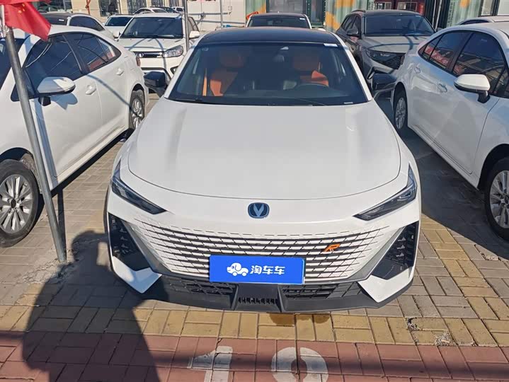 Фото 2 - Changan UNI-V