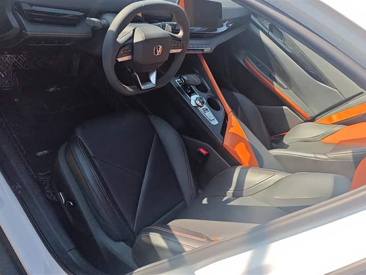 Фото 9 - Changan UNI-V