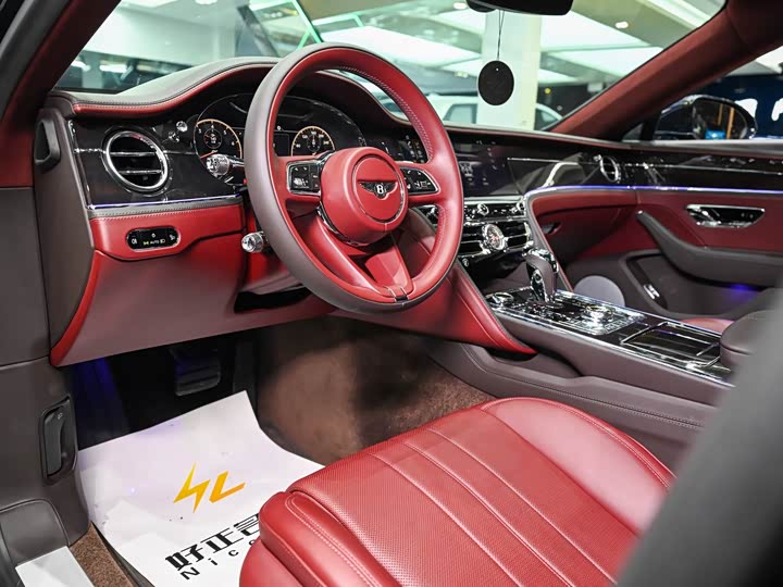 Фото 8 - Bentley Flying Spur