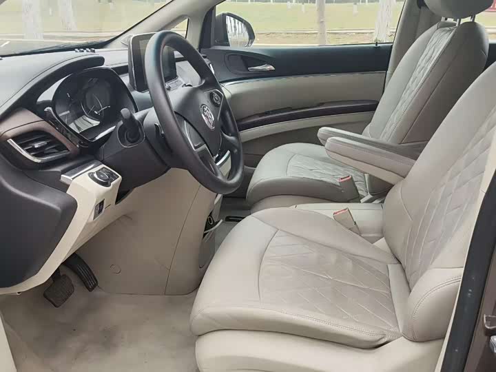 Фото 4 - Buick GL8 ES