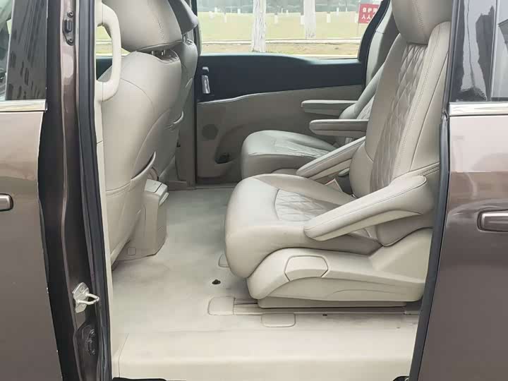 Фото 5 - Buick GL8 ES