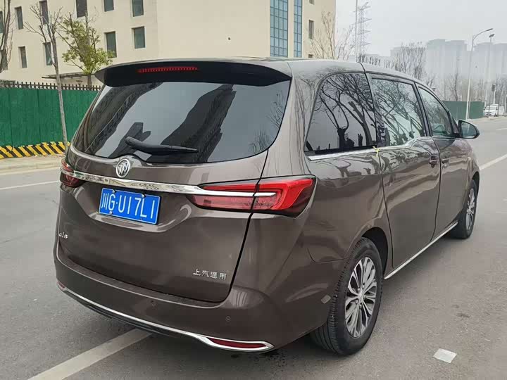 Фото 9 - Buick GL8 ES