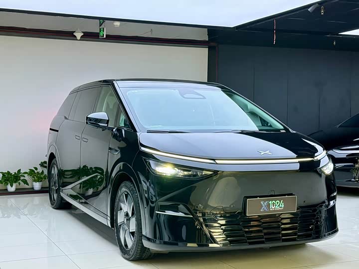 Фото 3 - XPeng X9