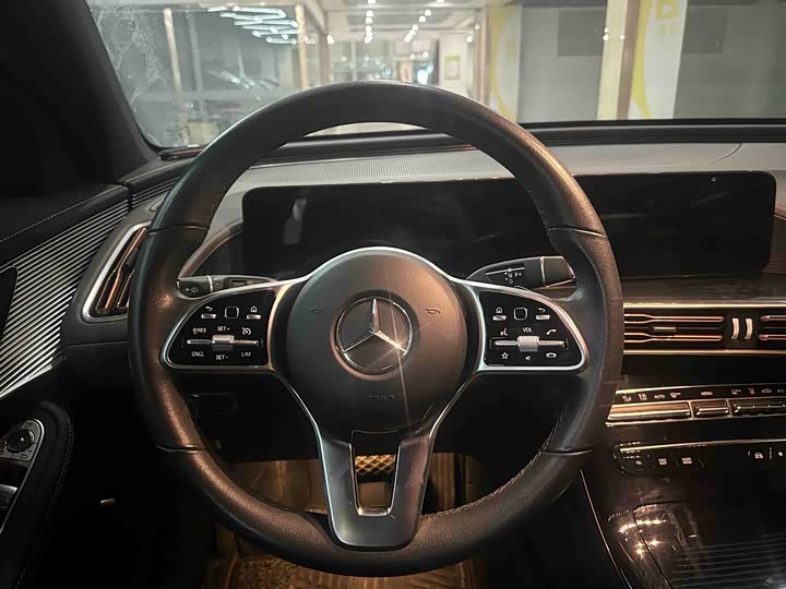 Фото 6 - Mercedes-Benz EQC