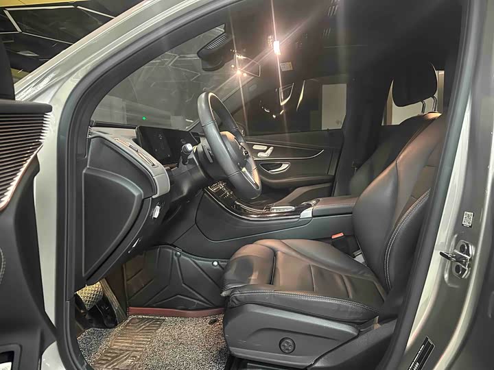 Фото 8 - Mercedes-Benz EQC