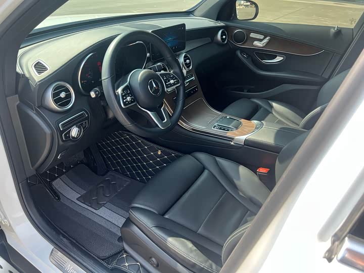 Photo 7 - Mercedes-Benz GLC-Class