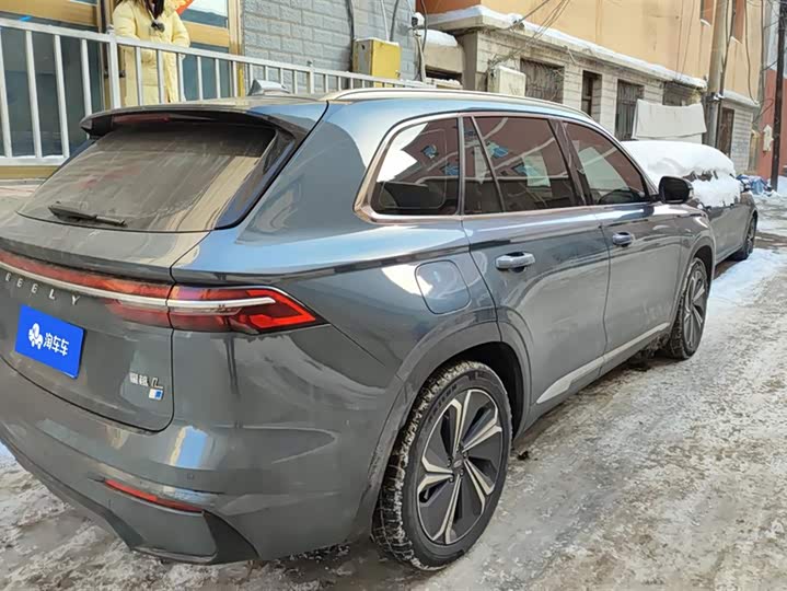 Фото 3 - Geely Monjaro