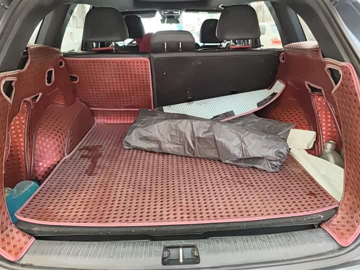 Фото 4 - Geely Monjaro