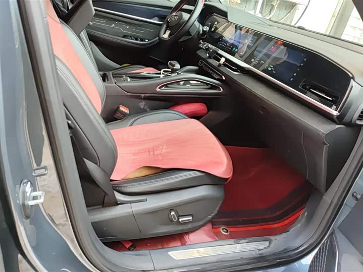 Фото 8 - Geely Monjaro