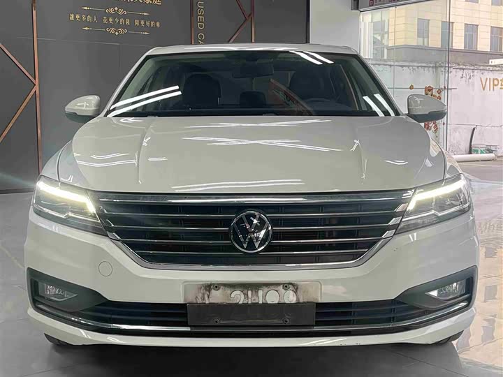 Фото 2 - Volkswagen Lavida