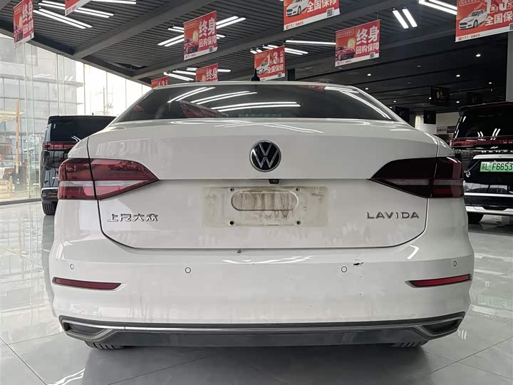 Фото 5 - Volkswagen Lavida