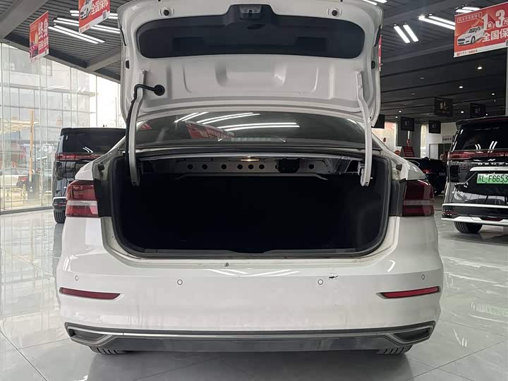 Фото 6 - Volkswagen Lavida