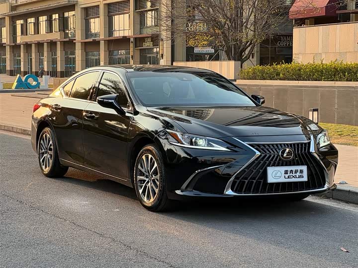 Фото 2 - Lexus ES