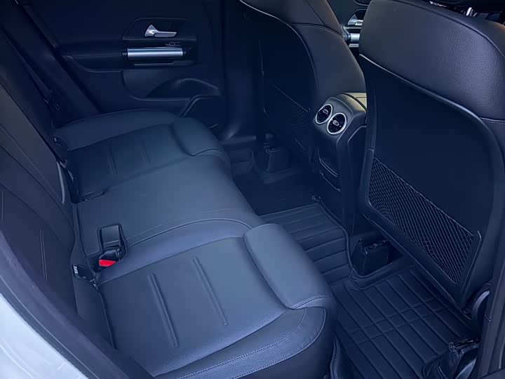 Фото 5 - Mercedes-Benz GLA-Class