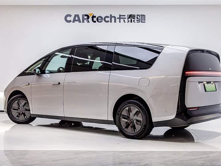 Фото 4 - LiXiang Mega