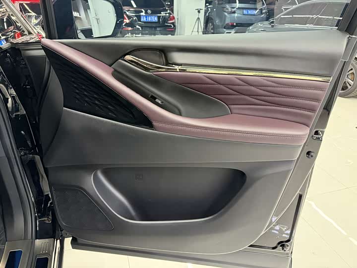 Фото 4 - GAC Trumpchi M8