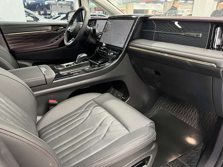 Фото 6 - GAC Trumpchi M8