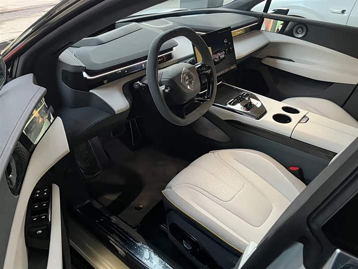 Фото 2 - Lotus Emeya